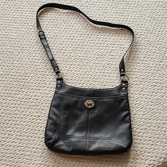 Medium size black leather Coach purse - Picture 1 of 7